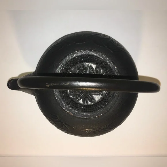 Cast Iron Japanese Tetsu Kyushu Tea Pot - Picture 5 of 12